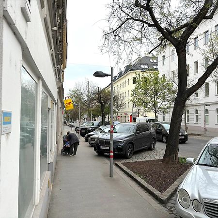 וינה Traumhafte Wohnung Fuer 2, Walk In Dusche, Extra Kueche, Nespresso, Zentral מראה חיצוני תמונה